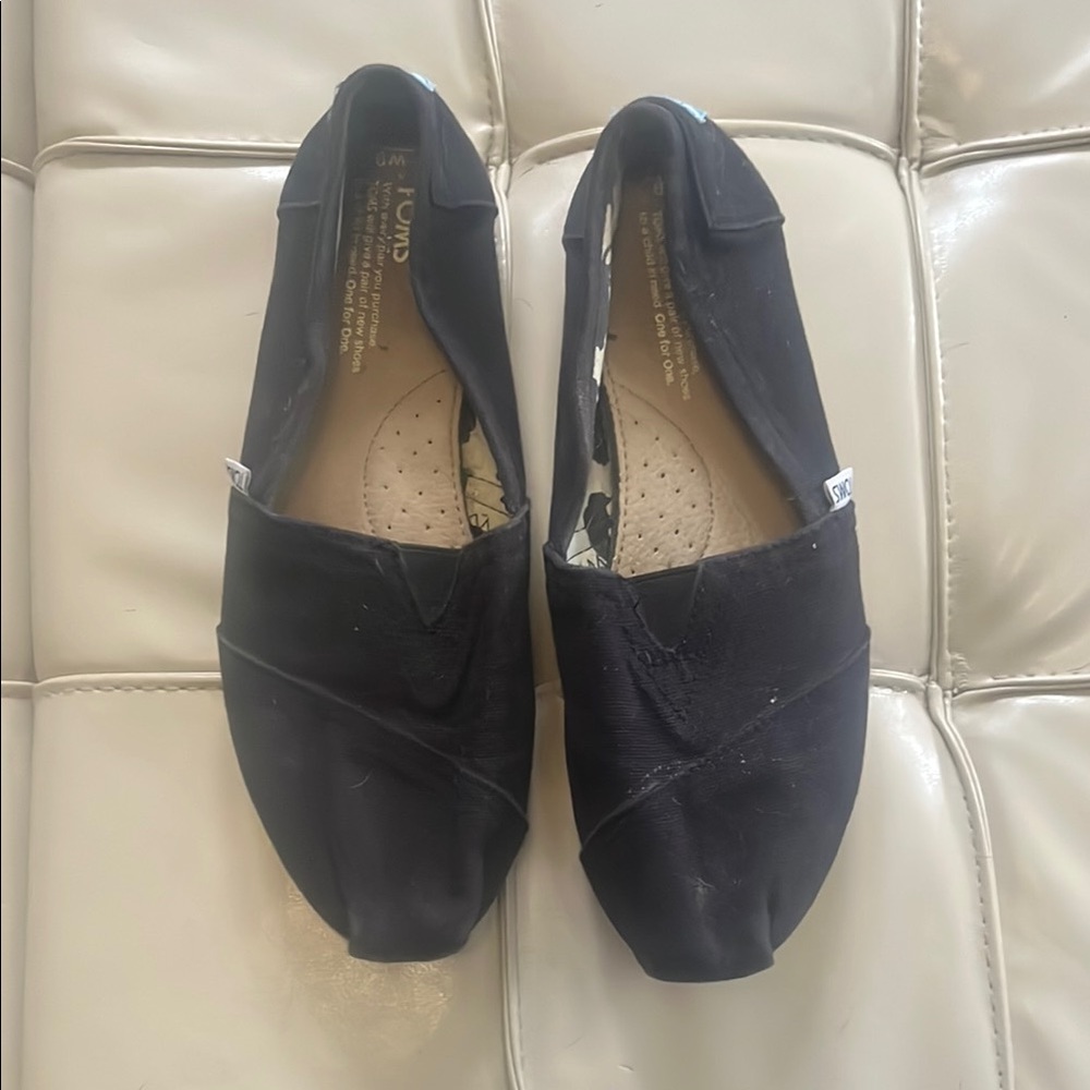 TOMS Black Flats Classic Slip-On Shoes